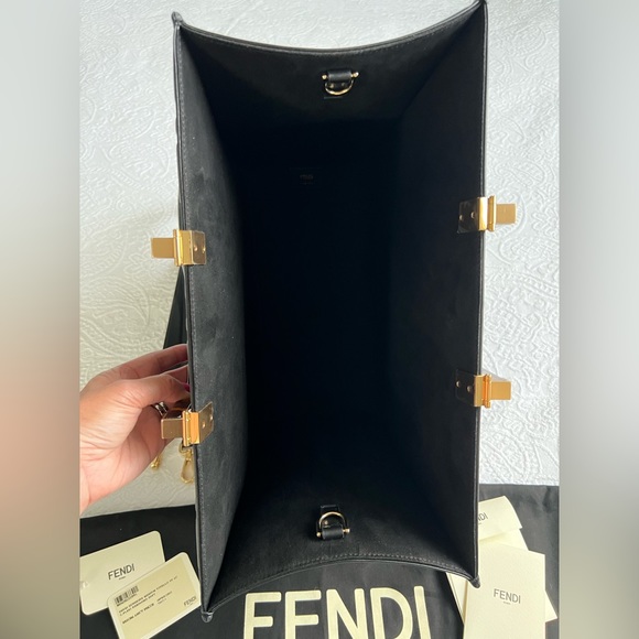 NWT - Authentic - FENDI Sunshine Medium black leather shopper - Picture 6 of 14
